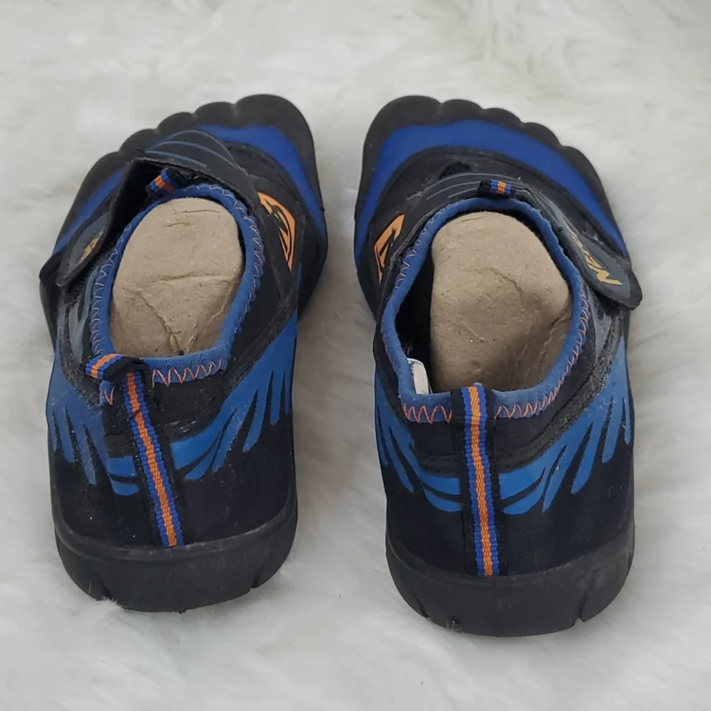 Nerf boys kids beach water shoes size 4/5